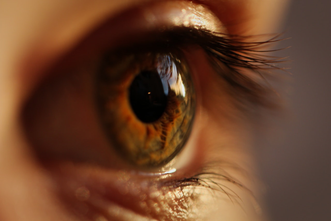 Longer-Looking Lashes